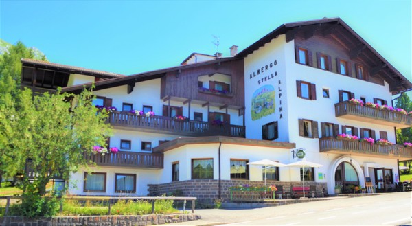 Foto Außenansicht Hotel Stella Alpina