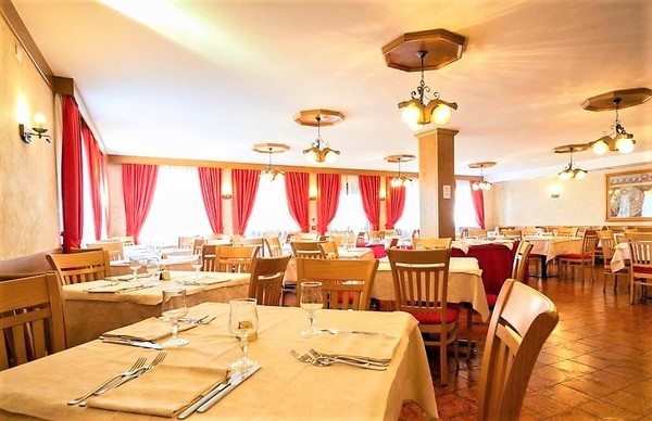 Il ristorante Bellamonte Stella Alpina