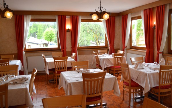 Il ristorante Bellamonte Stella Alpina