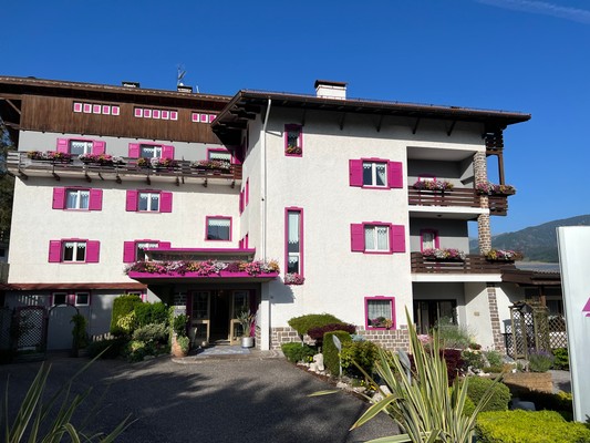 Foto Außenansicht Hotel Latemar