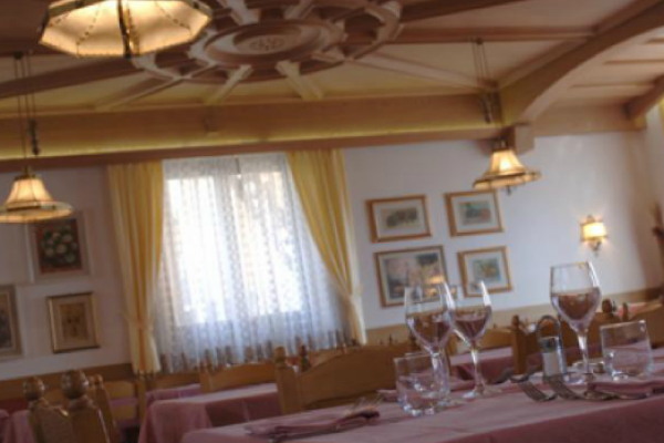 Il ristorante Varena Alla Rocca