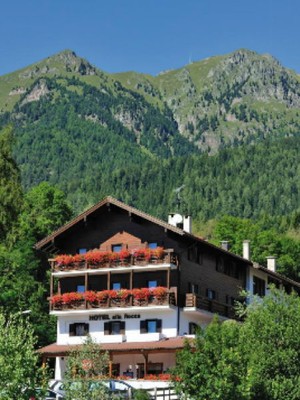 Position Hotel Alla Rocca Varena