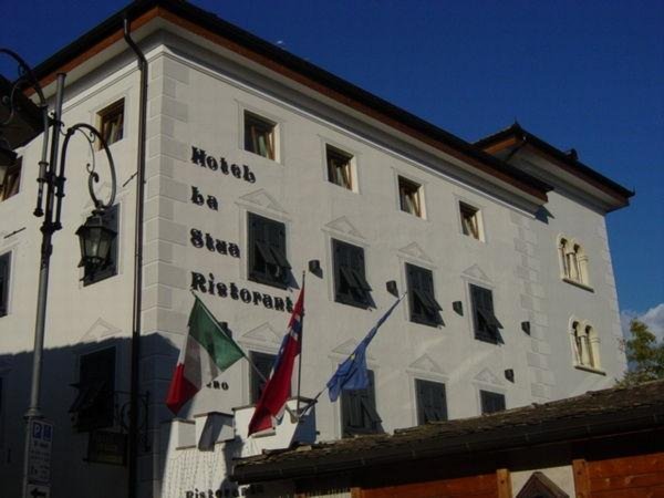 Photo exteriors in summer La Stüa