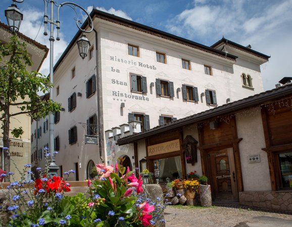 Foto esterno in estate La Stüa