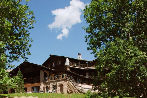 Foto esterno in estate Parkhotel Villa Trunka Lunka