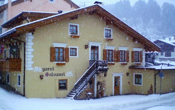 Photo exteriors B&B (Garni)-Hotel Salvanel