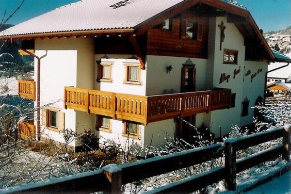 Foto invernale di presentazione Goccia D'Oro - Garni (B&B) 1 stella