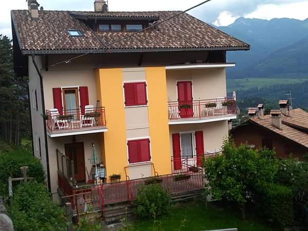 Foto esterno in estate Villa Maria