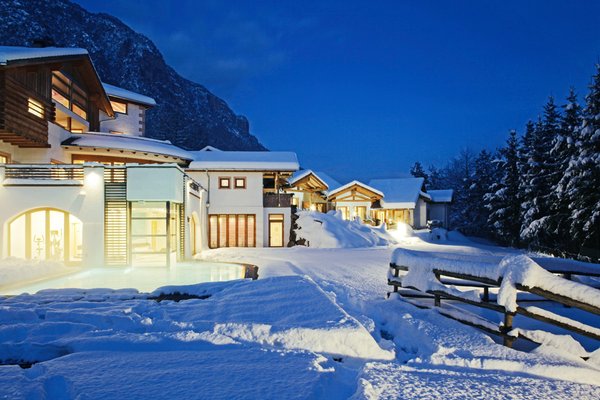 Foto esterno in inverno Castelir Suite Hotel