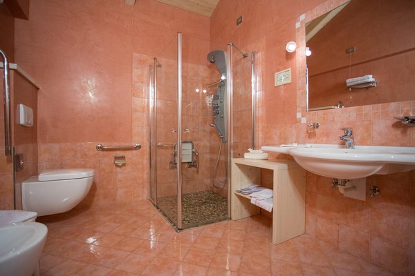Foto del bagno Castelir Suite Hotel