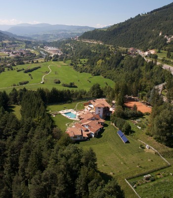 Foto esterno Castelir Suite Hotel