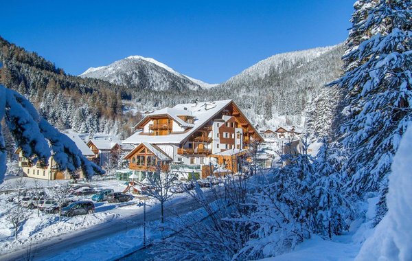Foto invernale di presentazione Berghotel Miramonti - Hotel 4 stelle