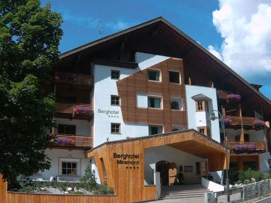 Foto esterno Hotel Berghotel Miramonti