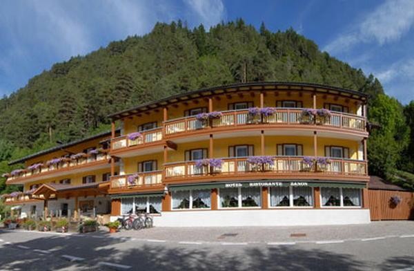 Photo exteriors Hotel Zanon