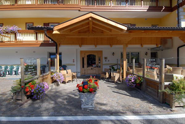 Foto esterno in estate Zanon