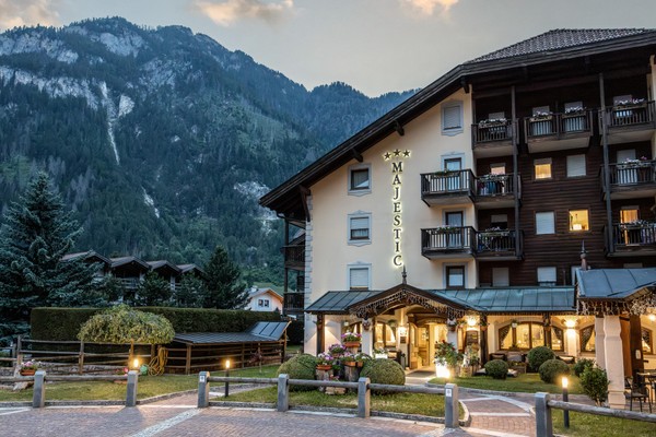 Foto esterno Aparthotel Majestic