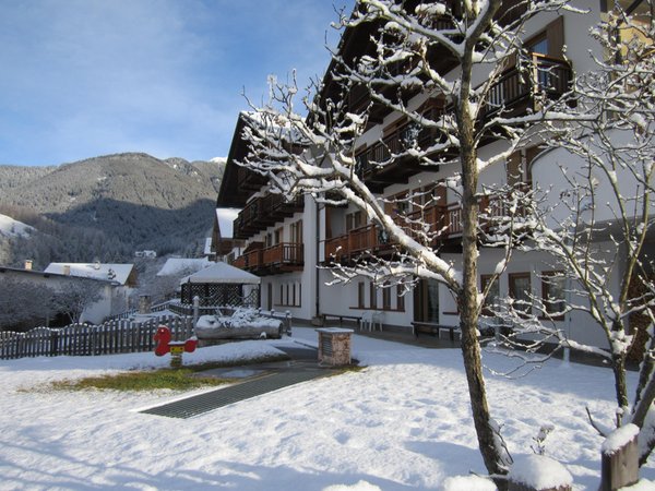 Foto esterno in inverno FORESTO - holiday apartments