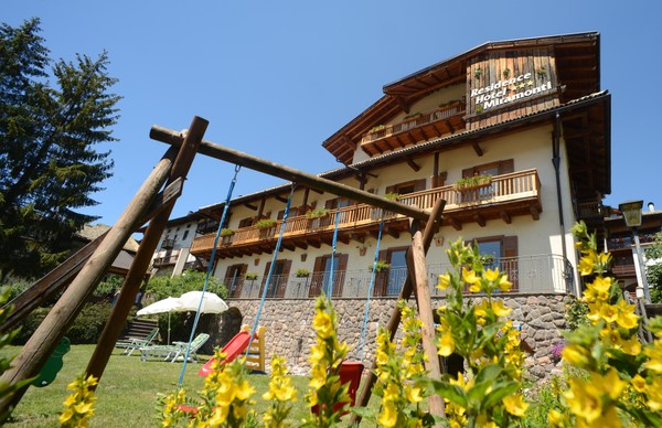 Photo exteriors Residence Miramonti