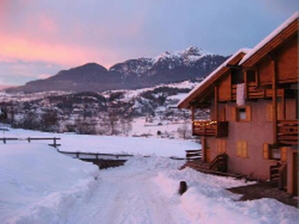 Foto esterno in inverno Marzelin
