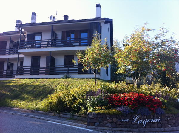 Foto esterno in estate Bussolari Valentina