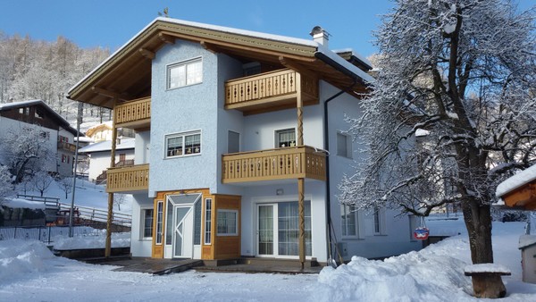 Photo exteriors Apartments Delvai Augusto