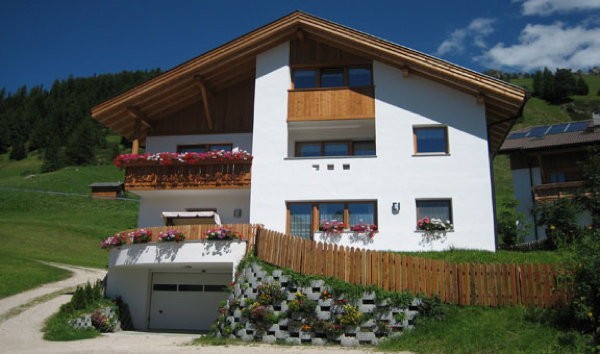Photo exteriors Farmhouse apartments Tolpei
