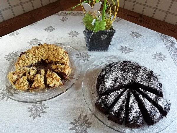 La colazione DOLOMITES B&B - Suites, Apartments and SPA