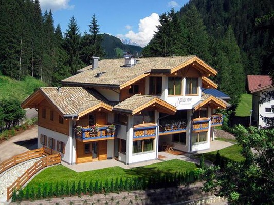 Foto esterno Residence Color Home Suite Appartments