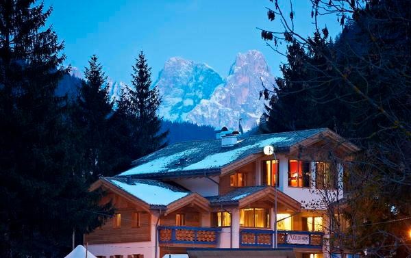 Photo exteriors Residence Color Home Suite Appartments