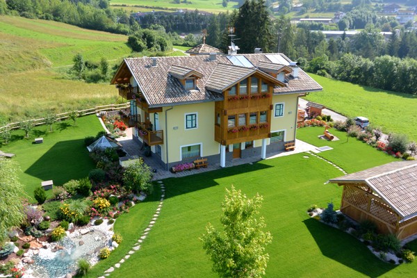 Photo exteriors Farmhouse B&B Maso Chemela