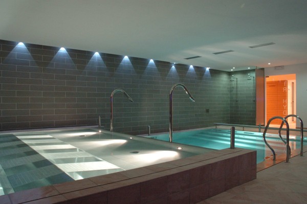 Foto des Hallenschwimmbads