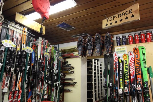 Foto di presentazione Noleggio sci Ski Rent Pampeago