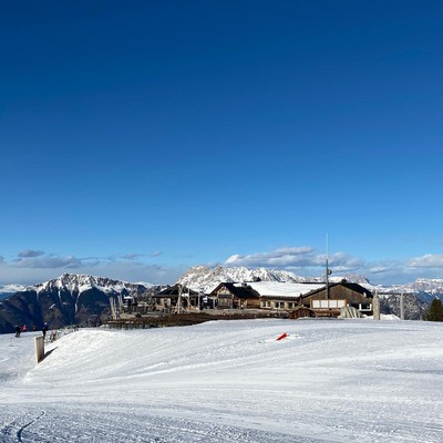 Foto esterno Rifugio Paion Alpe Cermis