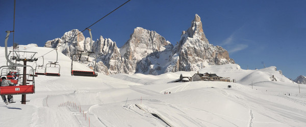 Foto esterno Rifugio con camere Capanna Cervino