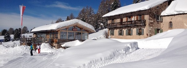 Foto esterno Rifugio Isi