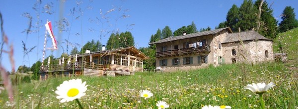 Foto esterno Rifugio Isi