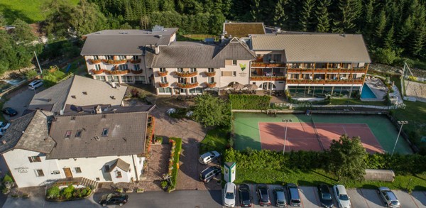 Foto esterno Sporthotel Zoll