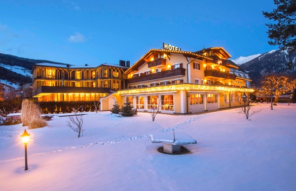 Foto Außenansicht Hotel Engels Park