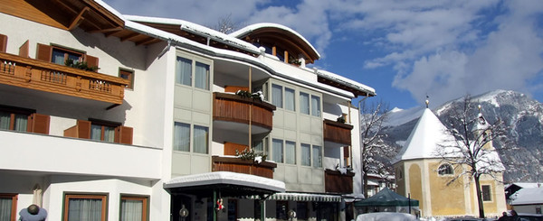 Foto Außenansicht Hotel Sterzinger Moos
