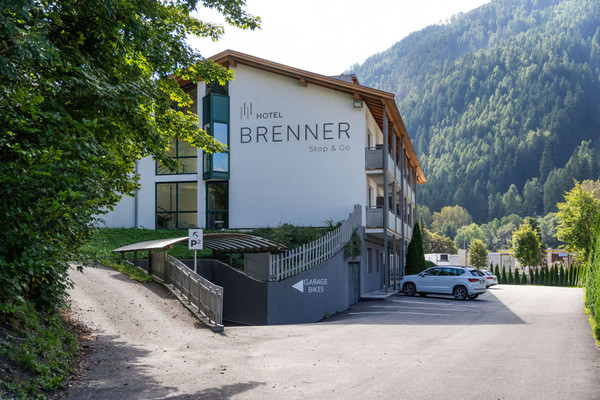 Foto Außenansicht B&B-Hotel Brenner Stop & Go
