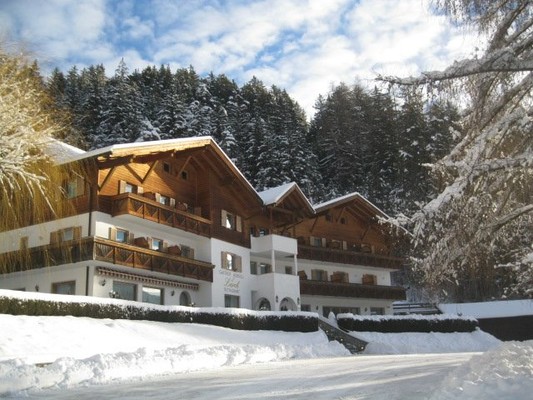 Foto Außenansicht Hotel Larch