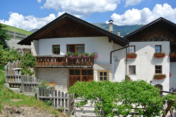 Foto esterno B&B + Appartamenti in agriturismo Jennerhof