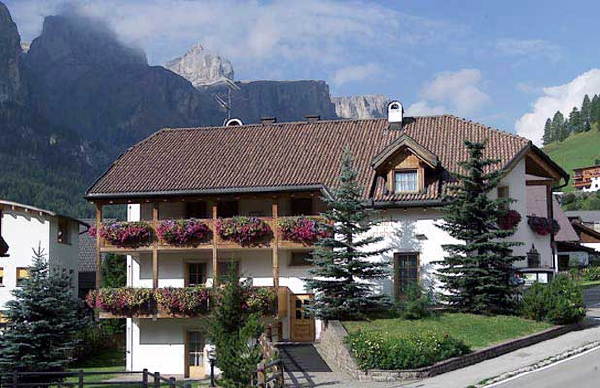 Photo exteriors in summer Chalet Cristina Dep. Hotel Sassongher