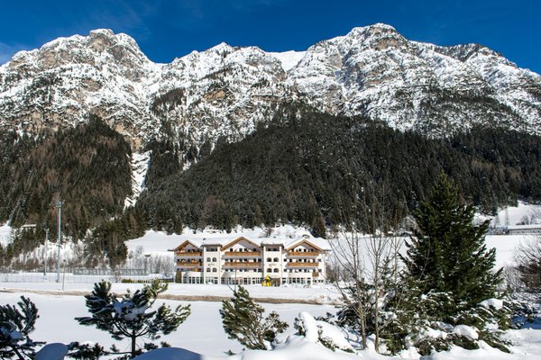 Foto esterno in inverno Alpin