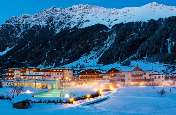 Foto esterno in inverno Schneeberg - Family Resort & Spa