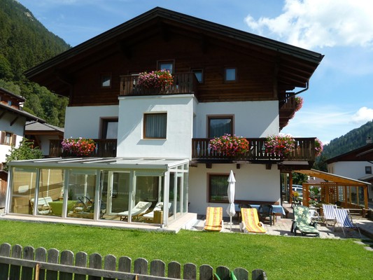 Photo exteriors Small hotel Eisendle