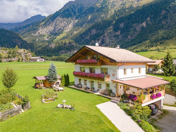 Foto esterno in estate Fassnauerhof