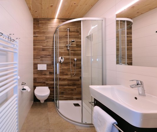 Foto del bagno Appartamenti in agriturismo Heiserhof
