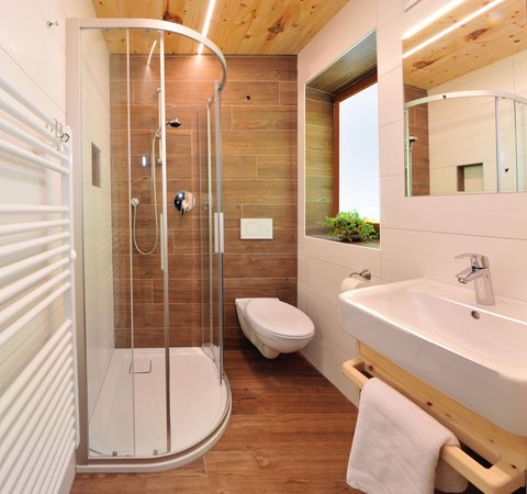 Foto del bagno Appartamenti in agriturismo Heiserhof
