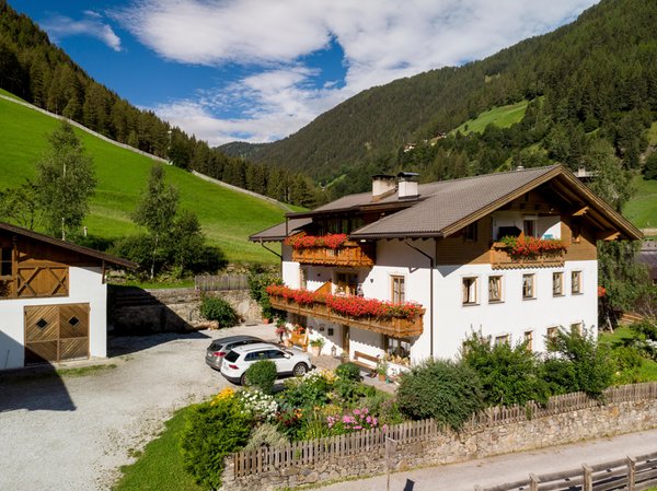 Foto esterno in estate Sennerhof
